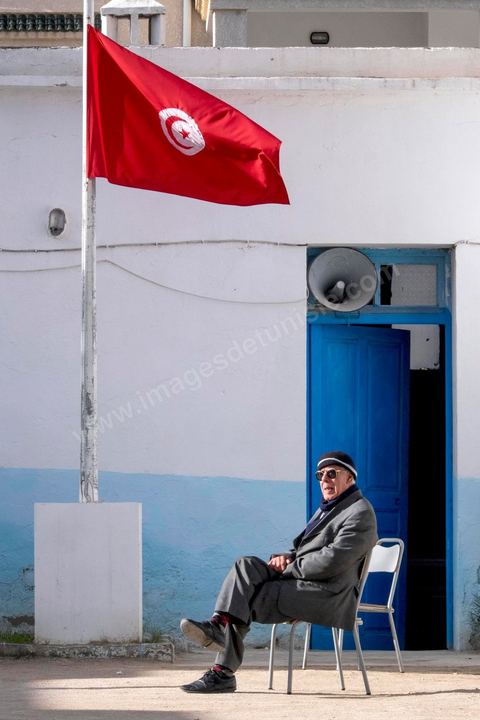 21 décembre 2014 : à Grombalia, jour de vote pour le second tour des élections présidentielles opposant Beji Caid Essebsi, favori,  au président sortant Moncef Marzouki.
