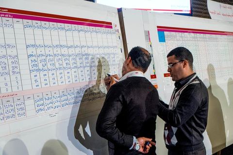 22 décembre 2014 : au centre medias de l'ISIE, Instance Supérieure Indépendante pour les Elections, les grands tableaux se remplissent des résultats par circonscription. 