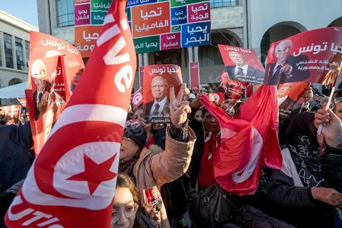 December 22, 2014: The “bajboujettes”—a nickname given to the large number of female supporters of Beji Caïd Essebsi, the anti-Islamist candidate—gathered in front of the party’s campaign headquarters in the very upscale Berges du Lac neighborhood of Tunis as soon as the victory was officially announced.