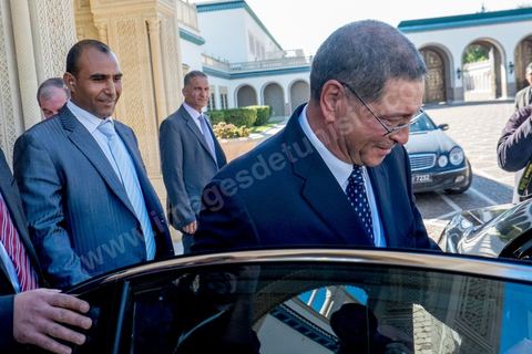 5 janvier 2015 : le Président de la République Béji Caïd Essebsi reçoit, au palais de Carthage, Habib Essid qu'il vient de nommer Premier Ministre qui est chargé de former le nouveau gouvernement. Nidaa Tounes a donc choisi Habib Essid, un « non-partisan », en dehors du parti, âgé de 66 ans, de Sousse,  qui a servi sous le régime de Ben Ali et a été nommé ministre de l’Intérieur par l’ex-président de la République intérimaire, Foued Mebazaa, en mars 2011, puis conseiller sécuritaire en janvier 2012 sous le gouvernement Jebali, d’Ennahdha. 