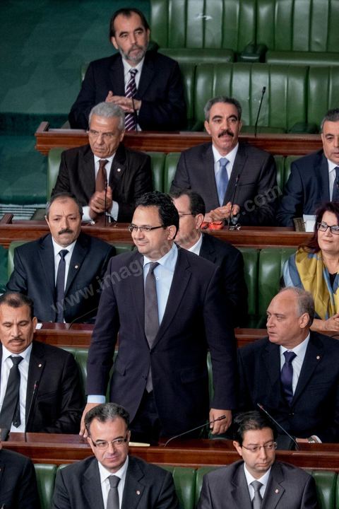 4 février 2015 : Zied Laadhari, le ministre du parti islamiste Ennahdha, au poste de Ministre de la Formation professionnelle et de l’emploi. Présentation du nouveau gouvernement de Habib Essid et discours de politique générale du nouveau Premier Ministre Habib Essid avant le vote de confiance au gouvernement à l'assemblée des Représentants du Peuple.