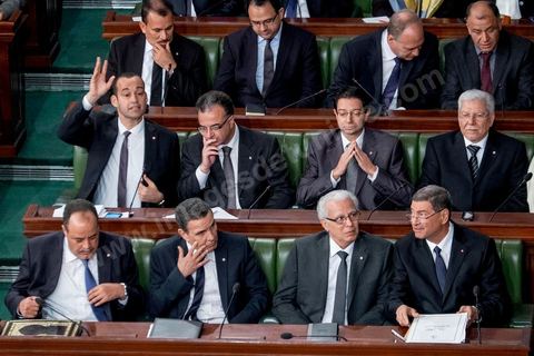 4 février 2015 : les principaux ministres du nouveau gouvernement de Habib Essid (1er rang à droite). Présentation du nouveau gouvernement de Habib Essid et discours de politique générale du nouveau Premier Ministre Habib Essid avant le vote de confiance au gouvernement à l'assemblée des Représentants du Peuple.