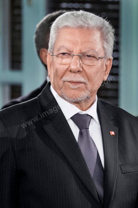 6 février 2015 : TaIeb Baccouche, Ministre des Affaires Etrangères. Deux jours après le vote de confiance du nouveau gouvernement de Habib Essid à l'assemblée avec une large majorité pour de 166 sièges sur 217, cérémonie de pretsation de serment et photo du nouveau gouvernement au Palais de Carthage autour du Président de la République Béji Caïd Essebsi. Les 44 ministres et secrétaires d’Etat choisis par le Chef du gouvernement Habib Essid se sont présentés, chacun son tour, devant le président de la République pour prêter serment sur le Coran.