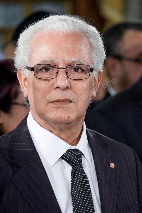 6 février 2015 : Mohamed Salah Ben Aïssa, Ministre de la Justice. Deux jours après le vote de confiance du nouveau gouvernement de Habib Essid à l'assemblée avec une large majorité pour de 166 sièges sur 217, cérémonie de pretsation de serment et photo du nouveau gouvernement au Palais de Carthage autour du Président de la République Béji Caïd Essebsi. Les 44 ministres et secrétaires d’Etat choisis par le Chef du gouvernement Habib Essid se sont présentés, chacun son tour, devant le président de la République pour prêter serment sur le Coran.