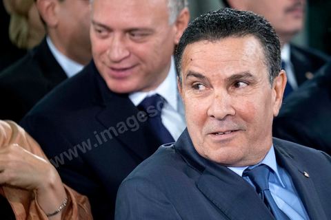 6 février 2015 : Farhat Horchani, ministre de la Défense. Deux jours après le vote de confiance du nouveau gouvernement de Habib Essid à l'assemblée avec une large majorité pour de 166 sièges sur 217, cérémonie de pretsation de serment et photo du nouveau gouvernement au Palais de Carthage autour du Président de la République Béji Caïd Essebsi. Les 44 ministres et secrétaires d’Etat choisis par le Chef du gouvernement Habib Essid se sont présentés, chacun son tour, devant le président de la République pour prêter serment sur le Coran.