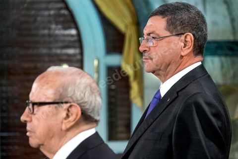 6 février 2015 : Beji Caid Essebsi Président de la République, avec Habib Essid Premier Ministre. Deux jours après le vote de confiance du nouveau gouvernement de Habib Essid à l'assemblée avec une large majorité pour de 166 sièges sur 217, cérémonie de pretsation de serment et photo du nouveau gouvernement au Palais de Carthage autour du Président de la République Béji Caïd Essebsi. Les 44 ministres et secrétaires d’Etat choisis par le Chef du gouvernement Habib Essid se sont présentés, chacun son tour, devant le président de la République pour prêter serment sur le Coran. 