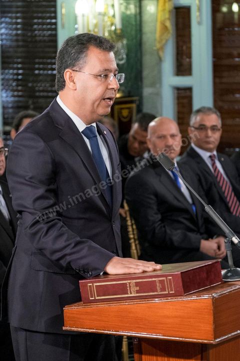 6 février 2015 : Noômane Fehri, Ministre des Technologies, des télécommunications et de l’économie numérique. Deux jours après le vote de confiance du nouveau gouvernement de Habib Essid à l'assemblée avec une large majorité pour de 166 sièges sur 217, cérémonie de pretsation de serment et photo du nouveau gouvernement au Palais de Carthage autour du Président de la République Béji Caïd Essebsi. Les 44 ministres et secrétaires d’Etat choisis par le Chef du gouvernement Habib Essid se sont présentés, chacun son tour, devant le président de la République pour prêter serment sur le Coran.