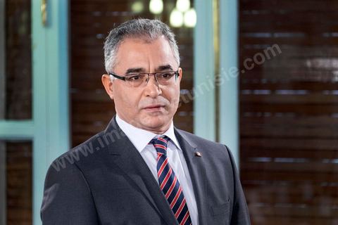 6 février 2015 : Mohsen Marzouk, Directeur de cabinet du Président de la République. Deux jours après le vote de confiance du nouveau gouvernement de Habib Essid à l'assemblée avec une large majorité pour de 166 sièges sur 217, cérémonie de pretsation de serment et photo du nouveau gouvernement au Palais de Carthage autour du Président de la République Béji Caïd Essebsi. Les 44 ministres et secrétaires d’Etat choisis par le Chef du gouvernement Habib Essid se sont présentés, chacun son tour, devant le président de la République pour prêter serment sur le Coran.