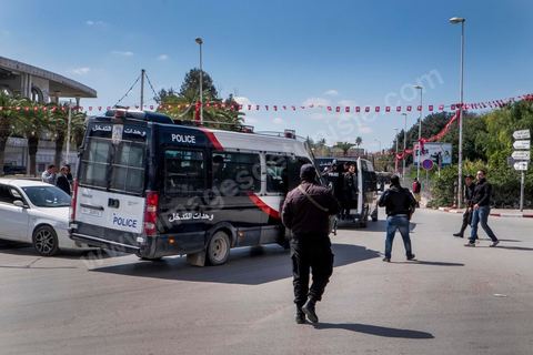 18 mars 2015 : Dispositif militaire et policier très impressionant et sur tension aautour du musée du Bardo. Attaque terroriste au Musée du Bardo au centre de Tunis, L'attaque terroriste du Bardo a fait 19 victimes, a annoncé le Premier ministre tunisien Habib Essid. Parmi les 19 victimes, figurent 2 Tunisiens et 17 touristes de nationalités polonaise, allemande, italienne et espagnole. Deux assaillants ont également été tués et 22 personnes blessées selon ce même bilan préliminaire.