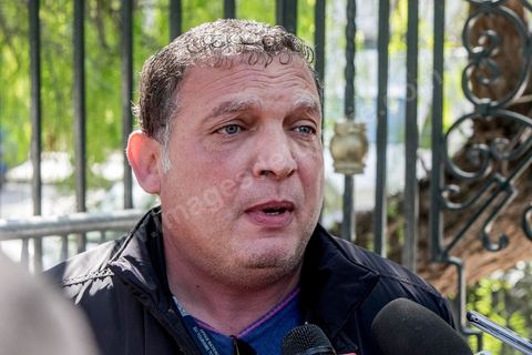 18 mars 2015 : Un guide touristique pressent sur les lieux raconte l'attaque terroriste sur la parking du musée du Bardo. Attaque terroriste au Musée du Bardo au centre de Tunis, L'attaque terroriste du Bardo a fait 19 victimes, a annoncé le Premier ministre tunisien Habib Essid. Parmi les 19 victimes, figurent 2 Tunisiens et 17 touristes de nationalités polonaise, allemande, italienne et espagnole. Deux assaillants ont également été tués et 22 personnes blessées selon ce même bilan préliminaire.