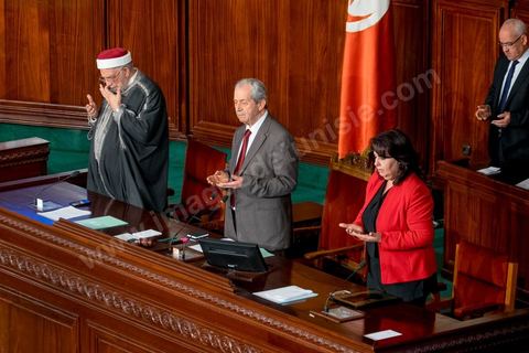 18 mars 2015 : Les présidents de l'ARP récitent une prières en hommge aux victimes. Dans la soirée, quelques heures après l'attaque terroriste du musée du Bardo, L'assemblée des Représentants du Peuple organise une séance plénière et donne la parole aux députés sur l'attaque qui a eu lieu à quelques mètres de l'hémicycle.