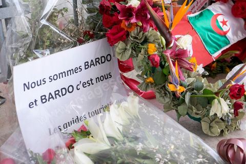 Since the terrorist attack at the Bardo Museum, many officials have come to lay flowers and leave messages in tribute to the victims at the museum’s entrance.
