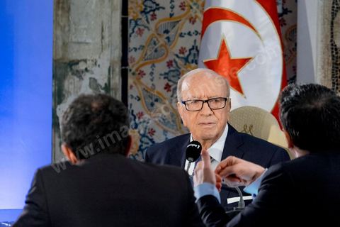 LE GRAND RENDEZ-VOUS - Le président tunisien Béji Caïd Essebsi est l'invité dimanche de Jean-Pierre Elkabbach d'Europe 1, Christophe Ayad du Monde et Michaël Darmon d'ITélé. Il revient sur l'attaque du musée du Bardo. Installé dans la salle de Constantin, là même où les deux terroristes sont passés durant leur attaque du musée le mercredi 18 mars.
