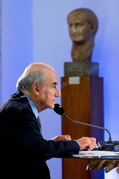 LE GRAND RENDEZ-VOUS - Le président tunisien Béji Caïd Essebsi est l'invité dimanche de Jean-Pierre Elkabbach d'Europe 1, Christophe Ayad du Monde et Michaël Darmon d'ITélé. Il revient sur l'attaque du musée du Bardo. Installé dans la salle de Constantin, là même où les deux terroristes sont passés durant leur attaque du musée le mercredi 18 mars.