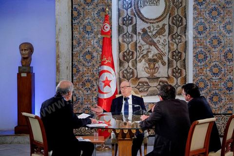 LE GRAND RENDEZ-VOUS - Le président tunisien Béji Caïd Essebsi est l'invité dimanche de Jean-Pierre Elkabbach d'Europe 1, Christophe Ayad du Monde et Michaël Darmon d'ITélé. Il revient sur l'attaque du musée du Bardo. Installé dans la salle de Constantin, là même où les deux terroristes sont passés durant leur attaque du musée le mercredi 18 mars.