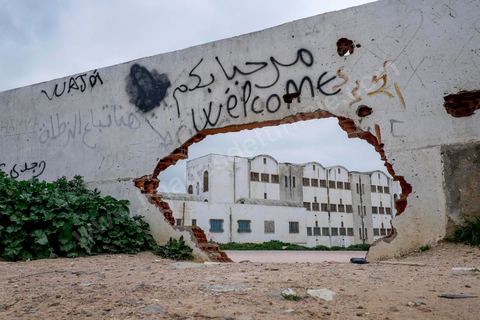 Le désoeuvrement des infrastuctures sportifs, l'inexistence de centres de jeunes ou de culturels sont les principales contestations des jeunes dans leur quartier. Ici le stade de foot du quartier