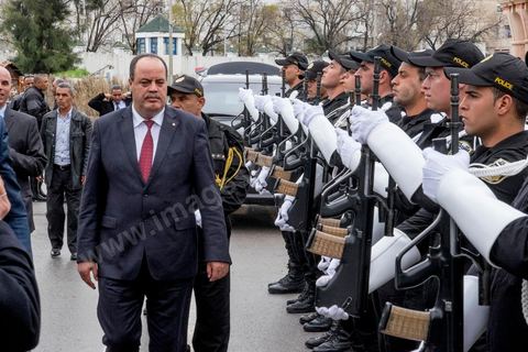 26 mars 2015 : arrivée du ministre de l'intérieur. Conférence de presse du ministre de l’Intérieur Najem Gharsalli, à la Direction générale des unités d’intervention à Bouchoucha. Il est revenu sur les détails de l’attaque terroriste du 18 mars, au musée du Bardo.