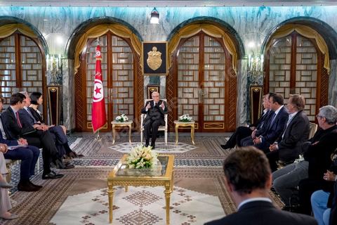 18 avril 2015 : Au palais présidentiel de Carthage, le président tunisien Béji Caïd Essebsi reçoit la délégation. Dans le cadre de la promotion de la Tunisie, la ministre française de la Culture Fleur Pelerin s'est rendue en Tunisie dans un voyage organisé par le ministère du tourisme avec une délégation de personnalités françaises et tunisiennes qui participent à la campagne de communication "La Tunisie, moi j'y vais".