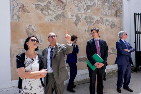 April 18, 2015: Fleur Pelerin visits the Archaeological Museum of Carthage. As part of efforts to promote Tunisia, French Minister of Culture Fleur Pelerin traveled to Tunisia on a trip organized by the Ministry of Tourism, accompanied by a delegation of French and Tunisian dignitaries participating in the “Tunisia: I’m Going There” communication campaign.