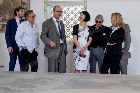 April 18, 2015: Fleur Pelerin, Michel Boujenah, and Alexandre Arcady visit the Archaeological Museum of Carthage. As part of efforts to promote Tunisia, French Minister of Culture Fleur Pelerin traveled to Tunisia on a trip organized by the Ministry of Tourism with a delegation of French and Tunisian dignitaries participating in the “Tunisia: I’m Going There” communications campaign.