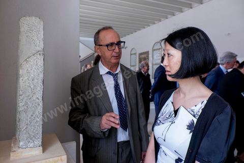 April 18, 2015: Fleur Pelerin visits the Archaeological Museum of Carthage. As part of efforts to promote Tunisia, French Minister of Culture Fleur Pelerin traveled to Tunisia on a trip organized by the Ministry of Tourism, accompanied by a delegation of French and Tunisian dignitaries participating in the “Tunisia: I’m Going There” communication campaign.