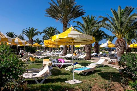 June 26, 2015: Around the deserted pool, the tourists’ lounge chairs and belongings remained, evidence of their sudden flight. A terrorist attack took place at a hotel in the tourist area of Port El Kantaoui, north of Sousse. A young Tunisian terrorist opened fire for nearly half an hour on tourists, from the hotel beach all the way to the reception area, resulting in a preliminary death toll of 39 among tourists and Tunisian employees, before being shot dead by law enforcement. The Tunisian Ministry of Health states that among the injured are people of British, Belgian, German, and Norwegian nationalities, among others.