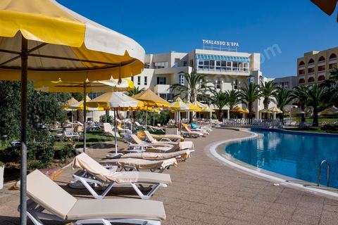 June 26, 2015: Around the deserted pool, the tourists’ lounge chairs and belongings remained, evidence of their sudden flight. A terrorist attack took place at a hotel in the tourist area of Port El Kantaoui, north of Sousse. A young Tunisian terrorist opened fire for nearly half an hour on tourists, from the hotel beach all the way to the reception area, resulting in a preliminary death toll of 39 among tourists and Tunisian employees, before being shot dead by law enforcement. The Tunisian Ministry of Health states that among the injured are people of British, Belgian, German, and Norwegian nationalities, among others.
