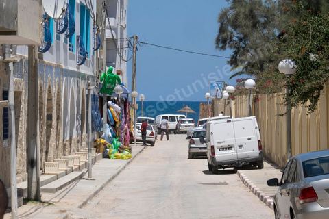 27 juin 2015 : La route publique d'accès à la plage par laquelle le terroriste est arrivée et s'est enfui. Au lendemain de l'attaque terroriste de Sousse qui a fait 39 morts dans un Hotel de la zone touristique de Port El Kantaoui.