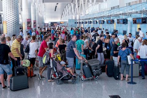 27 juin 2015 : A l'aéroport d'Enfidha Patricia et son fiancé Bjorg, originaire de Frankfurt, font partie des touristes qui ont anticipé leur départ suite à l'attaque terroriste. Au lendemain de l'attaque terroriste de Sousse qui a fait 39 morts dans un Hotel de la zone touristique de Port El Kantaoui.