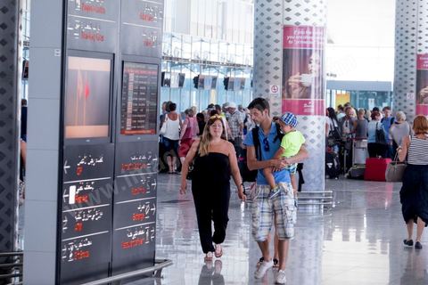 27 juin 2015 : A l'aéroport d'Enfidha les touristes affluent pour des départs anticipés suit à l'attaque terroriste. Au lendemain de l'attaque terroriste de Sousse qui a fait 39 morts dans un Hotel de la zone touristique de Port El Kantaoui.