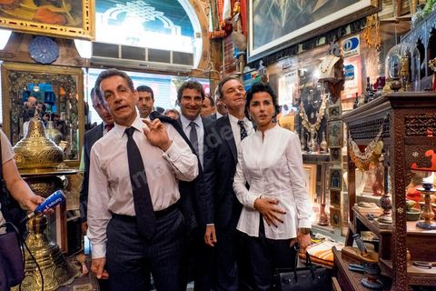 20 juillet 2015 : Visite de la medina de Tunis de Nicolas Sarkozy et de la délégation du parti Les Républicains. Visite de Nicolas Sarkozy en Tunisie à titre de Président du Pparti Les Républicains.