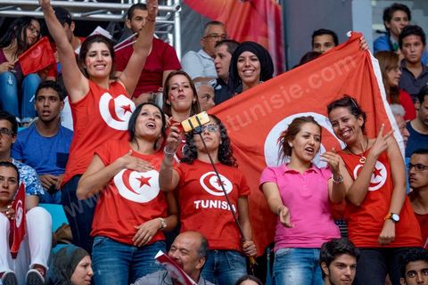 23 août 2015 : Le public du stade de Radès très chaud et fervent supporter de son équipe natioanle lors du dernier match de poule de la Tunisie contre le Nigéria lors de l'AfroBasket Tunisia 2015. Victoire de la Tunisie (70-59) et finie première de son groupe.