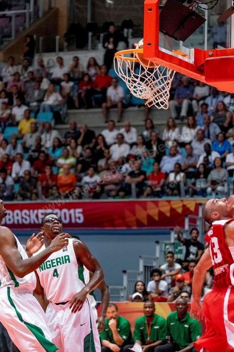 23 août 2015 : Amine Rzig au panier lors du dernier dernier match de poule de la Tunisie contre le Nigéria lors de l'AfroBasket Tunisia 2015. Victoire de la Tunisie (70-59) et finie première de son groupe.