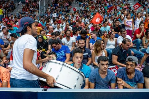 23 août 2015 : Le public du stade de Radès très chaud et fervent supporter de son équipe natioanle lors du dernier match de poule de la Tunisie contre le Nigéria lors de l'AfroBasket Tunisia 2015. Victoire de la Tunisie (70-59) et finie première de son groupe.