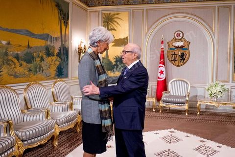 8 septembre 2015 : Rencontre entre Christine Lagarde et Béji Caïd Essebsi, président de la République. Visite de deux jours à Tunis de Christine Lagarde, directrice générale du Fonds monétaire international (FMI). Dans le cadre de sa seconde visite officielle en Tunisie, son dernier déplacement dans le pays remontait à 2012, elle s'est entretenue avec le président Beji Caïd Essebsi, le gouverneur de la Banque centrale Chedly Ayari, et le chef du gouvernement Habib Essid. Ses mots d'ordre : la confiance et les réformes dans un contexte difficile. Dasn cette emploi du temps chargé elle a souhaité visiter la medina de Tunis pour réaffirmer l'importance et la richesse du tourisme et une viiste au musée du Bardo pour déposer une gerbe en hommage aux victimes de l'attentat du 18 mars. 