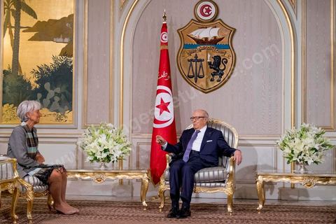8 septembre 2015 : Rencontre entre Christine Lagarde et Béji Caïd Essebsi, président de la République. Visite de deux jours à Tunis de Christine Lagarde, directrice générale du Fonds monétaire international (FMI). Dans le cadre de sa seconde visite officielle en Tunisie, son dernier déplacement dans le pays remontait à 2012, elle s'est entretenue avec le président Beji Caïd Essebsi, le gouverneur de la Banque centrale Chedly Ayari, et le chef du gouvernement Habib Essid. Ses mots d'ordre : la confiance et les réformes dans un contexte difficile. Dasn cette emploi du temps chargé elle a souhaité visiter la medina de Tunis pour réaffirmer l'importance et la richesse du tourisme et une viiste au musée du Bardo pour déposer une gerbe en hommage aux victimes de l'attentat du 18 mars. 