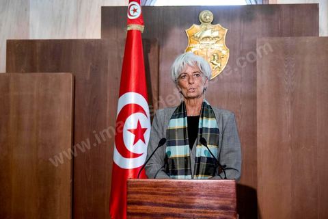 8 septembre 2015 : Déclaration de presse au Palais de Carthage. Visite de deux jours à Tunis de Christine Lagarde, directrice générale du Fonds monétaire international (FMI). Dans le cadre de sa seconde visite officielle en Tunisie, son dernier déplacement dans le pays remontait à 2012, elle s'est entretenue avec le président Beji Caïd Essebsi, le gouverneur de la Banque centrale Chedly Ayari, et le chef du gouvernement Habib Essid. Ses mots d'ordre : la confiance et les réformes dans un contexte difficile. Dasn cette emploi du temps chargé elle a souhaité visiter la medina de Tunis pour réaffirmer l'importance et la richesse du tourisme et une viiste au musée du Bardo pour déposer une gerbe en hommage aux victimes de l'attentat du 18 mars. 