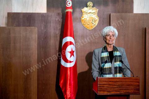 8 septembre 2015 : Déclaration de presse au Palais de Carthage. Visite de deux jours à Tunis de Christine Lagarde, directrice générale du Fonds monétaire international (FMI). Dans le cadre de sa seconde visite officielle en Tunisie, son dernier déplacement dans le pays remontait à 2012, elle s'est entretenue avec le président Beji Caïd Essebsi, le gouverneur de la Banque centrale Chedly Ayari, et le chef du gouvernement Habib Essid. Ses mots d'ordre : la confiance et les réformes dans un contexte difficile. Dasn cette emploi du temps chargé elle a souhaité visiter la medina de Tunis pour réaffirmer l'importance et la richesse du tourisme et une viiste au musée du Bardo pour déposer une gerbe en hommage aux victimes de l'attentat du 18 mars. 