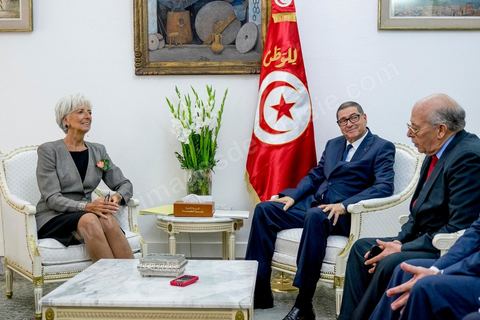8 septembre 2015 : Rencontre Christine Lagarde et Habib Essid, Chef du gouvernement. Visite de deux jours à Tunis de Christine Lagarde, directrice générale du Fonds monétaire international (FMI). Dans le cadre de sa seconde visite officielle en Tunisie, son dernier déplacement dans le pays remontait à 2012, elle s'est entretenue avec le président Beji Caïd Essebsi, le gouverneur de la Banque centrale Chedly Ayari, et le chef du gouvernement Habib Essid. Ses mots d'ordre : la confiance et les réformes dans un contexte difficile. Dasn cette emploi du temps chargé elle a souhaité visiter la medina de Tunis pour réaffirmer l'importance et la richesse du tourisme et une viiste au musée du Bardo pour déposer une gerbe en hommage aux victimes de l'attentat du 18 mars. 