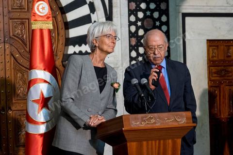 8 septembre 2015 : Déclaration presse de Chritine Lagarde au Premier Ministère.  Visite de deux jours à Tunis de Christine Lagarde, directrice générale du Fonds monétaire international (FMI). Dans le cadre de sa seconde visite officielle en Tunisie, son dernier déplacement dans le pays remontait à 2012, elle s'est entretenue avec le président Beji Caïd Essebsi, le gouverneur de la Banque centrale Chedly Ayari, et le chef du gouvernement Habib Essid. Ses mots d'ordre : la confiance et les réformes dans un contexte difficile. Dasn cette emploi du temps chargé elle a souhaité visiter la medina de Tunis pour réaffirmer l'importance et la richesse du tourisme et une viiste au musée du Bardo pour déposer une gerbe en hommage aux victimes de l'attentat du 18 mars. 