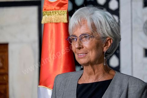 8 septembre 2015 : Déclaration presse de Chritine Lagarde au Premier Ministère.  Visite de deux jours à Tunis de Christine Lagarde, directrice générale du Fonds monétaire international (FMI). Dans le cadre de sa seconde visite officielle en Tunisie, son dernier déplacement dans le pays remontait à 2012, elle s'est entretenue avec le président Beji Caïd Essebsi, le gouverneur de la Banque centrale Chedly Ayari, et le chef du gouvernement Habib Essid. Ses mots d'ordre : la confiance et les réformes dans un contexte difficile. Dasn cette emploi du temps chargé elle a souhaité visiter la medina de Tunis pour réaffirmer l'importance et la richesse du tourisme et une viiste au musée du Bardo pour déposer une gerbe en hommage aux victimes de l'attentat du 18 mars. 