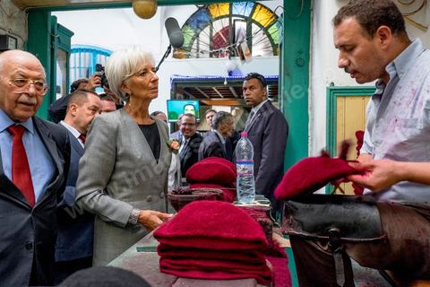 8 septembre 2015 : Visite de la medina de Tunis en compagnie de Cgedly Ayari, gouverneur de la Banque Centrale de Tunisie. Visite de deux jours à Tunis de Christine Lagarde, directrice générale du Fonds monétaire international (FMI). Dans le cadre de sa seconde visite officielle en Tunisie, son dernier déplacement dans le pays remontait à 2012, elle s'est entretenue avec le président Beji Caïd Essebsi, le gouverneur de la Banque centrale Chedly Ayari, et le chef du gouvernement Habib Essid. Ses mots d'ordre : la confiance et les réformes dans un contexte difficile. Dasn cette emploi du temps chargé elle a souhaité visiter la medina de Tunis pour réaffirmer l'importance et la richesse du tourisme et une viiste au musée du Bardo pour déposer une gerbe en hommage aux victimes de l'attentat du 18 mars. 