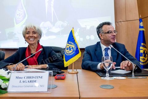 September 9, 2015: Panel discussion with leading Tunisian economic figures at the Central Bank of Tunisia. Two-day visit to Tunis by Christine Lagarde, Managing Director of the International Monetary Fund (IMF). As part of her second official visit to Tunisia—her last visit to the country had been in 2012—she met with President Beji Caïd Essebsi, Central Bank Governor Chedly Ayari, and Prime Minister Habib Essid. Her key messages: confidence and reforms amid challenging circumstances. Amid this busy schedule, she made a point of visiting the Medina of Tunis to reaffirm the importance and value of tourism, and she visited the Bardo Museum to lay a wreath in tribute to the victims of the March 18 attack. 