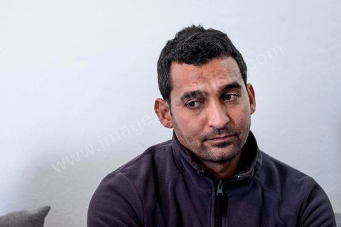 Khaled’s friend, with whom Khaled lived for over a year as an undocumented immigrant in Sainte-Maxime. In Ouled Chamekh, a small town between Sousse and Kairouan, at the home of the grieving family of Tarek Belgacem, the young Tunisian man shot dead by police outside the 18th Precinct in Paris and accused of a terrorist attack. The family, still in shock, questions the claim that their son committed a terrorist act and speaks of police negligence and a misunderstanding between the officers and their son. For his mother, Habiba, her son had nothing to do with ISIS.