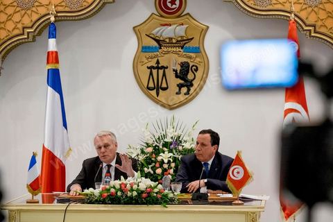 18 mars 2016 : conférence de présence avec les deux ministres des Affaires Etrangères, le français Jean-Marc Ayrault et le tunisien Khemaies Jhinaoui. En visite de deux jours à Tunis, le nouveau ministre français des affaires étrangères  Jean Marc Ayrault « a exhorté jeudi la jeunesse tunisienne à résister à l'extrémisme islamiste et à ne pas se tromper de chemin ».