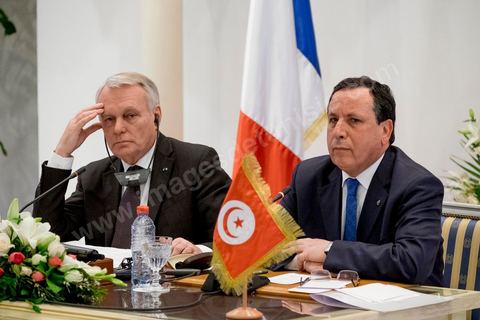 18 mars 2016 : conférence de présence avec les deux ministres des Affaires Etrangères, le français Jean-Marc Ayrault et le tunisien Khemaies Jhinaoui. En visite de deux jours à Tunis, le nouveau ministre français des affaires étrangères  Jean Marc Ayrault « a exhorté jeudi la jeunesse tunisienne à résister à l'extrémisme islamiste et à ne pas se tromper de chemin ».
