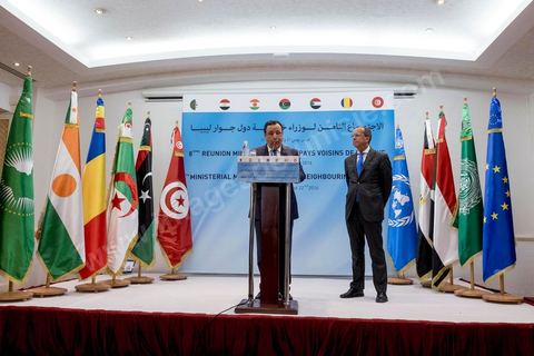 March 22, 2016: Press conference by Tunisian Foreign Minister Khemaies Jhinaoui and the United Nations Secretary-General’s Special Envoy for Libya, Martin Kobler, following two days of deliberations at the 8th Ministerial Meeting of Libya’s Neighboring Countries in Tunis. Mr. Jhinaoui emphasized that the control of certain regions of Libya by terrorist organizations was a source of “extreme concern.” It is therefore imperative to “accelerate” the Presidential Council of the Government of National Accord taking office so that it can begin its mission to combat terrorism, he added. For his part, Kobler assessed that the political process in Libya was “precarious” because some members of parliament had abstained from voting on the Government of National Accord, in addition to statements by certain parties regarding their intention to prevent this government from entering the capital to assume office.