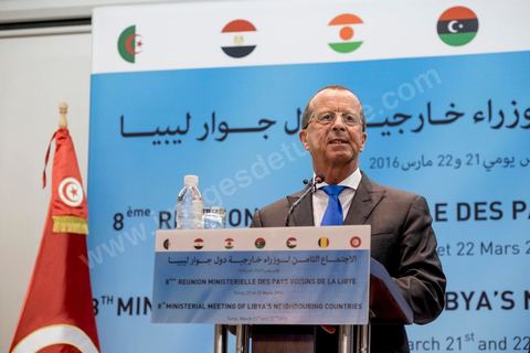 March 22, 2016: Press conference by Tunisian Foreign Minister Khemaies Jhinaoui and the United Nations Secretary-General’s Special Envoy for Libya, Martin Kobler, following two days of deliberations at the 8th Ministerial Meeting of Libya’s Neighboring Countries in Tunis. Mr. Jhinaoui emphasized that the control of certain regions of Libya by terrorist organizations was a source of “extreme concern.” It is therefore imperative to “accelerate” the Presidential Council of the Government of National Accord taking office so that it can begin its mission to combat terrorism, he added. For his part, Kobler assessed that the political process in Libya was “precarious” because some members of parliament had abstained from voting on the Government of National Accord, in addition to statements by certain parties regarding their intention to prevent this government from entering the capital to assume office.