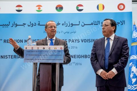 March 22, 2016: Press conference by Tunisian Foreign Minister Khemaies Jhinaoui and the United Nations Secretary-General’s Special Envoy for Libya, Martin Kobler, following two days of deliberations at the 8th Ministerial Meeting of Libya’s Neighboring Countries in Tunis. Mr. Jhinaoui emphasized that the control of certain regions of Libya by terrorist organizations was a source of “extreme concern.” It is therefore imperative to “accelerate” the Presidential Council of the Government of National Accord taking office so that it can begin its mission to combat terrorism, he added. For his part, Kobler assessed that the political process in Libya was “precarious” because some members of parliament had abstained from voting on the Government of National Accord, in addition to statements by certain parties regarding their intention to prevent this government from entering the capital to assume office.