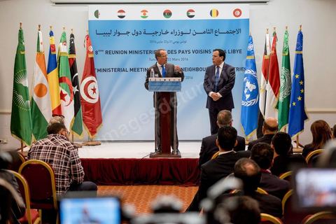 March 22, 2016: Press conference by Tunisian Foreign Minister Khemaies Jhinaoui and the United Nations Secretary-General’s Special Envoy for Libya, Martin Kobler, following two days of deliberations at the 8th Ministerial Meeting of Libya’s Neighboring Countries in Tunis. Mr. Jhinaoui emphasized that the control of certain regions of Libya by terrorist organizations was a source of “extreme concern.” It is therefore imperative to “accelerate” the Presidential Council of the Government of National Accord taking office so that it can begin its mission to combat terrorism, he added. For his part, Kobler assessed that the political process in Libya was “precarious” because some members of parliament had abstained from voting on the Government of National Accord, in addition to statements by certain parties regarding their intention to prevent this government from entering the capital to assume office.